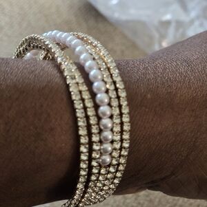 Macy's Elegant Gold and Pearl Bracelet Women New